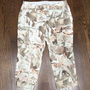 Chico’s Camo Mix Peach Browns and Creamy White Size 2P =Large=12P